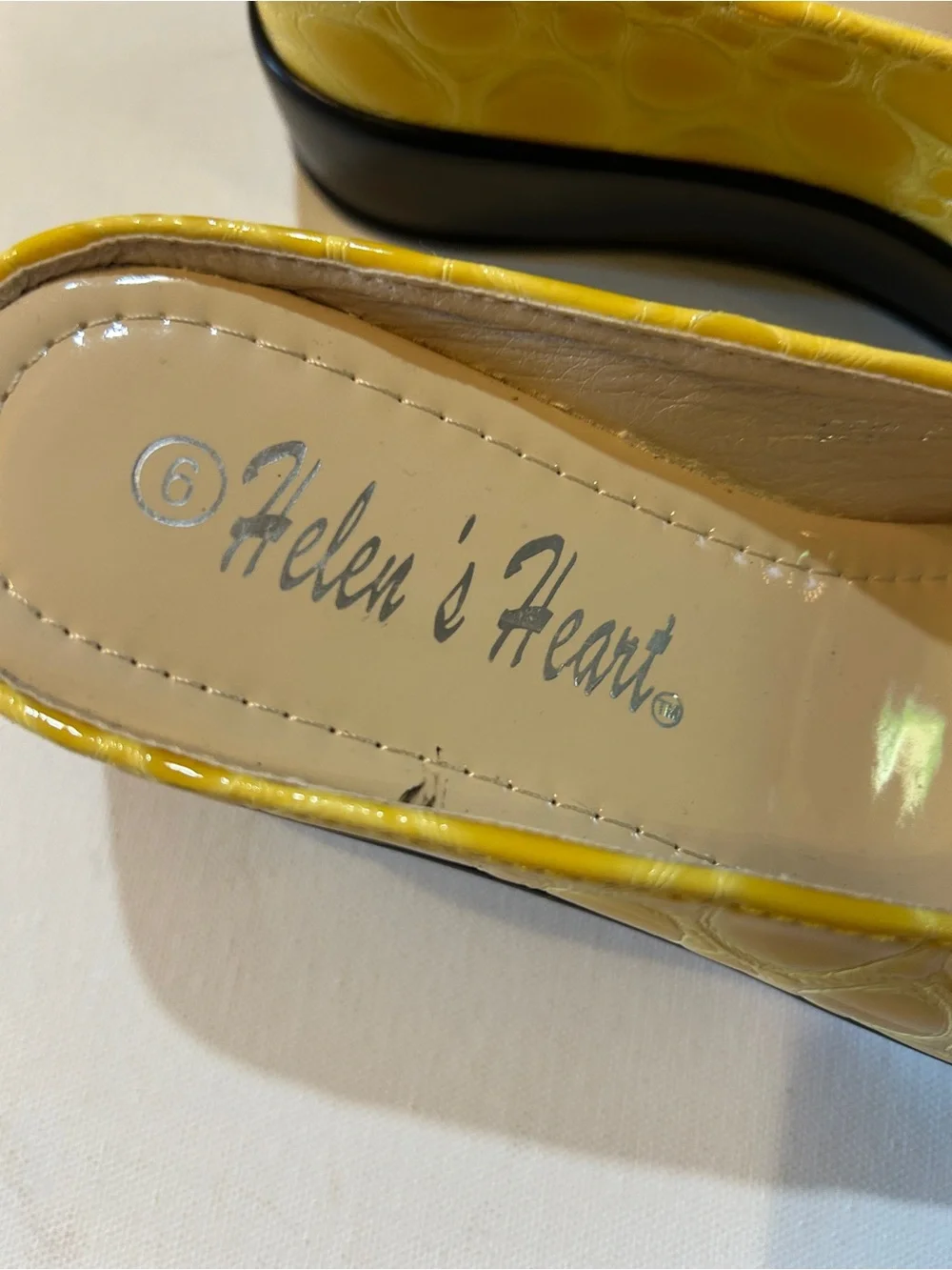 Helen’s Heart Yellow Croc Embossed Platform Slide Sandals Women’s Size 6 Summer